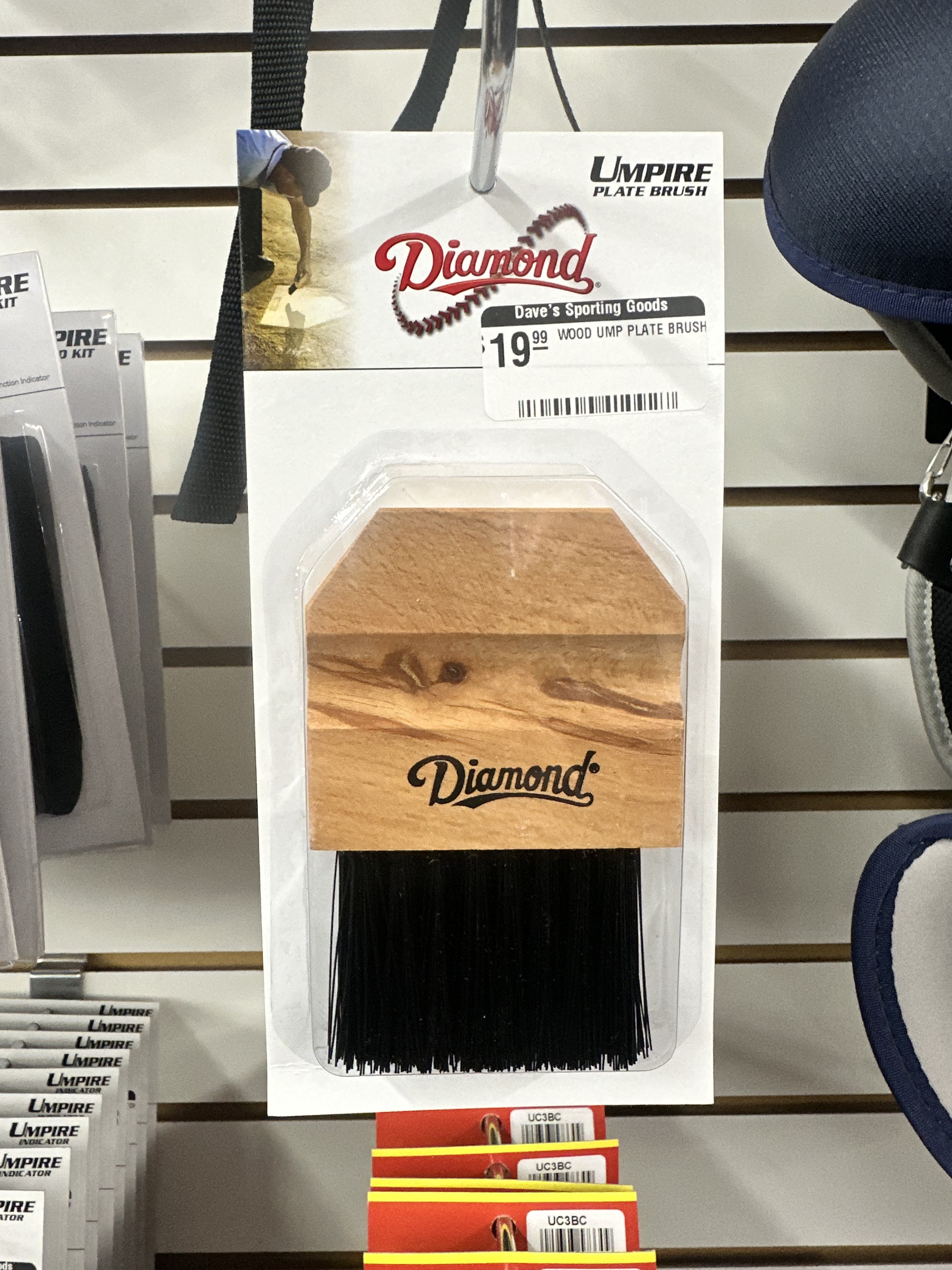 Diamond Umpire Plate Brush - Professional Wood Handle